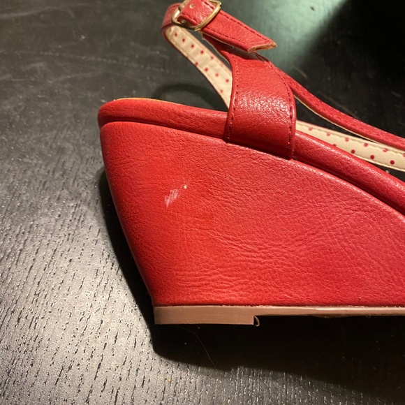 NWOT BAIT red sandals - 7.5 - Picture 6 of 7